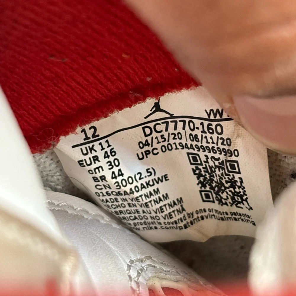 Air Jordan 4 fire red 2020